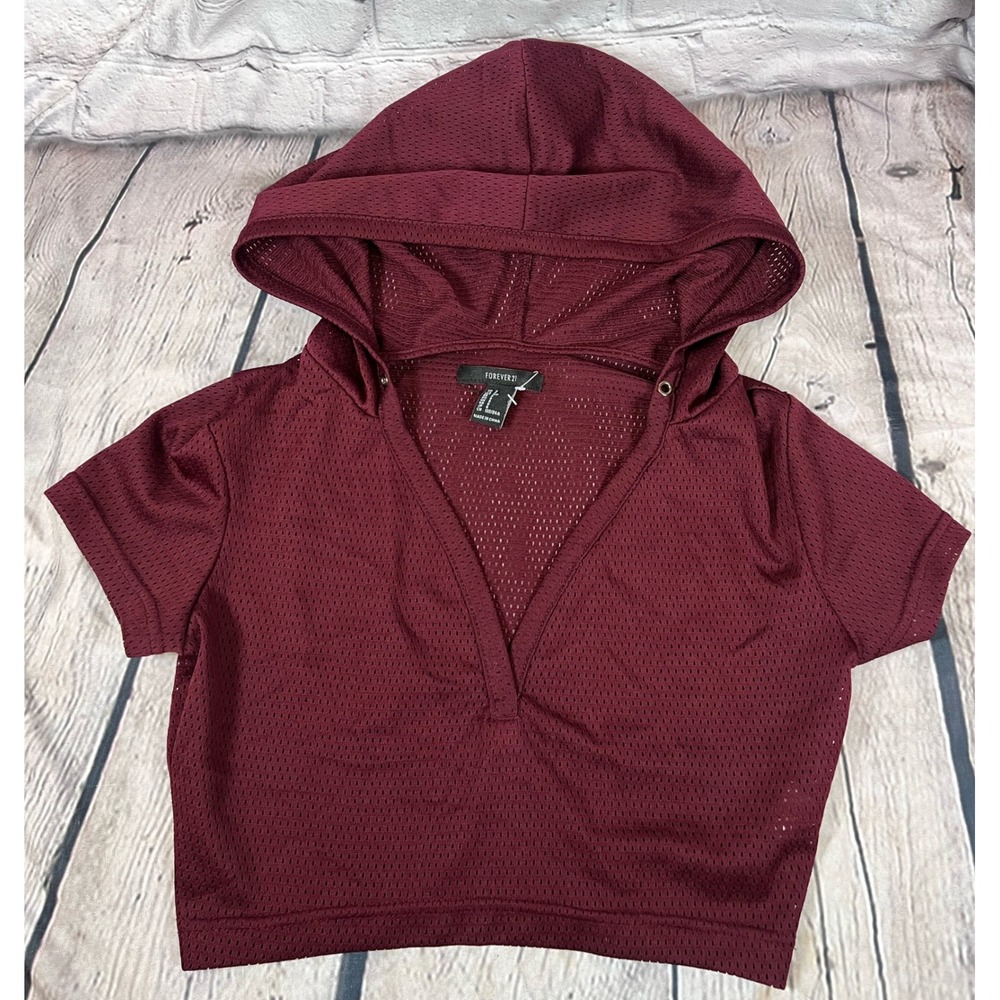 Forever 21 Burgundy Mesh Jersey Crop Top Hoodie Short Sleeve V-Neck Small - Picture 1 of 6
